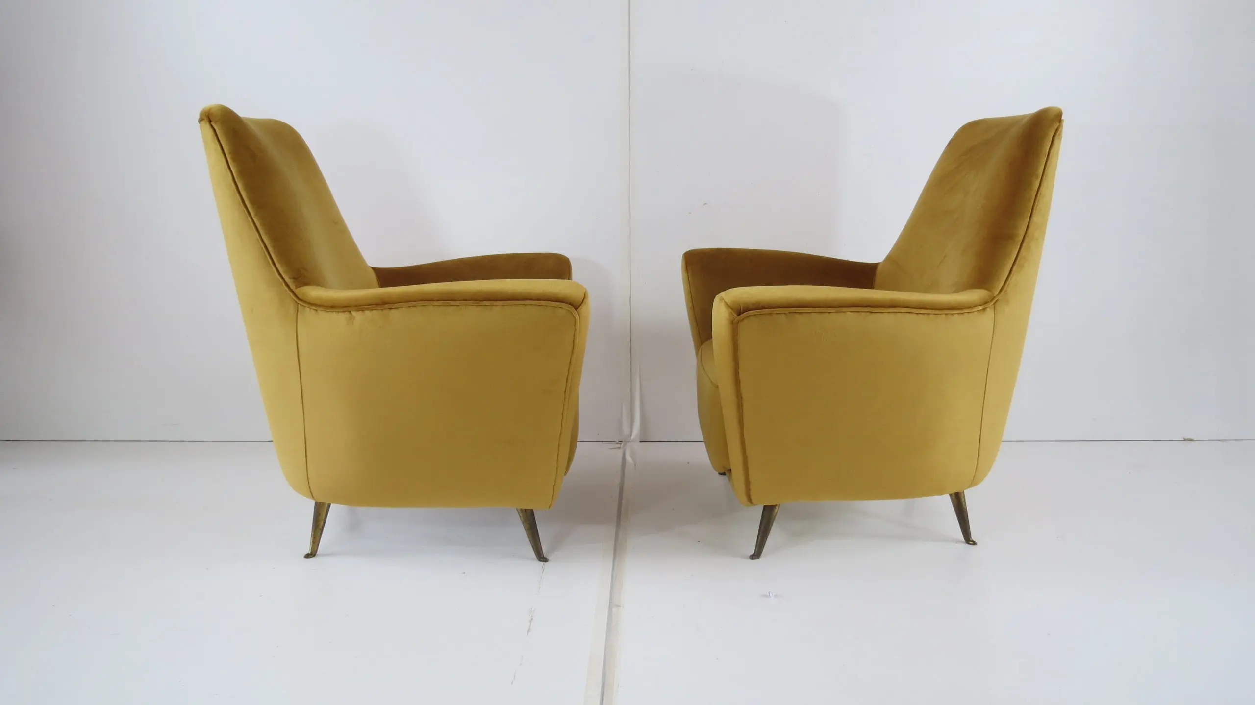 Pair of Rare Gold Ico & Luisa Parisi Armchairs by Isa, 1952 — image 3