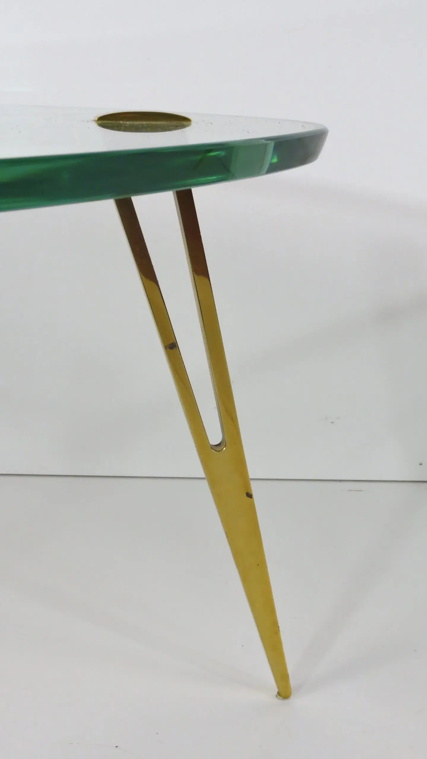 Pair of Rare Glass and Bronze Side Tables Three Feet,Fontana Arte,1950 — photo 19