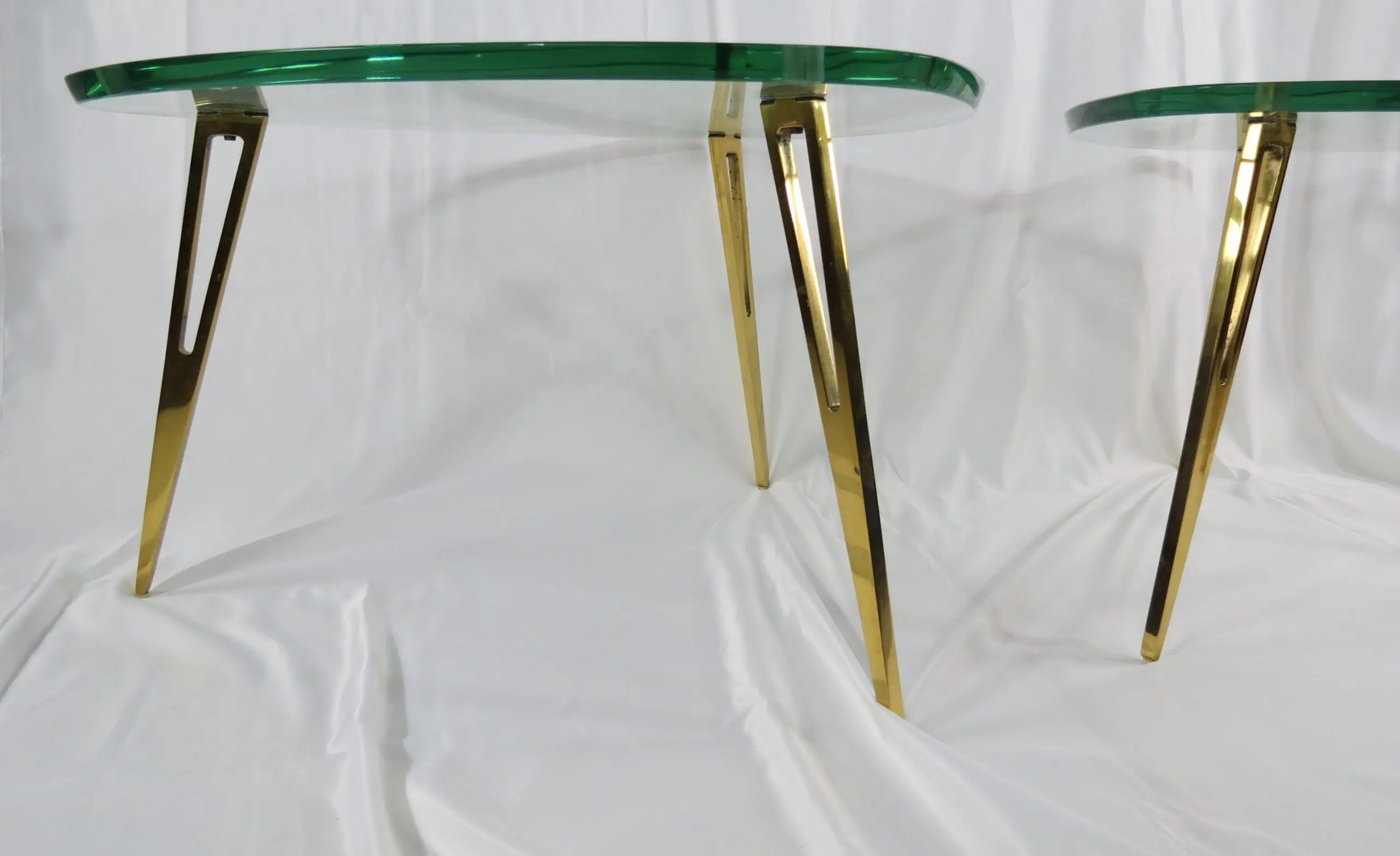Pair of Rare Glass and Bronze Side Tables Three Feet,Fontana Arte,1950 — photo 6