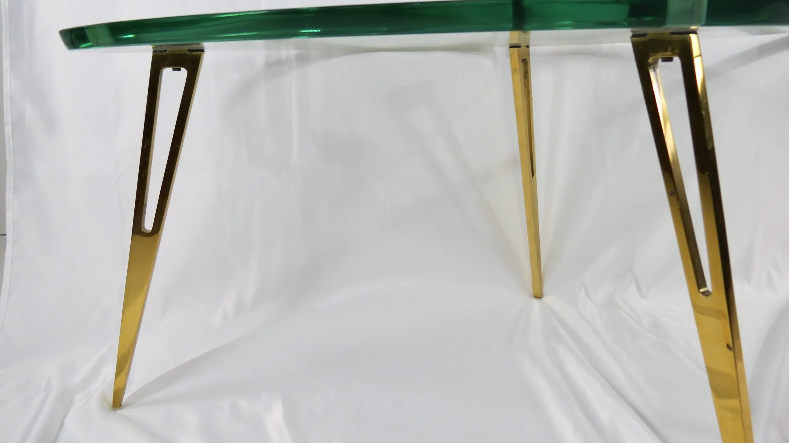 Pair of Rare Glass and Bronze Side Tables Three Feet,Fontana Arte,1950 — photo 7