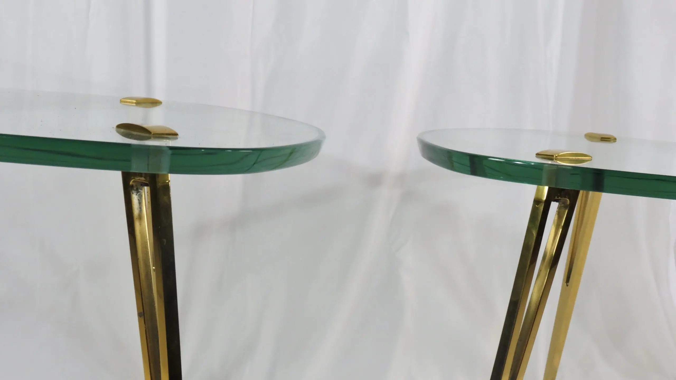 Pair of Rare Glass and Bronze Side Tables Three Feet,Fontana Arte,1950 — photo 4