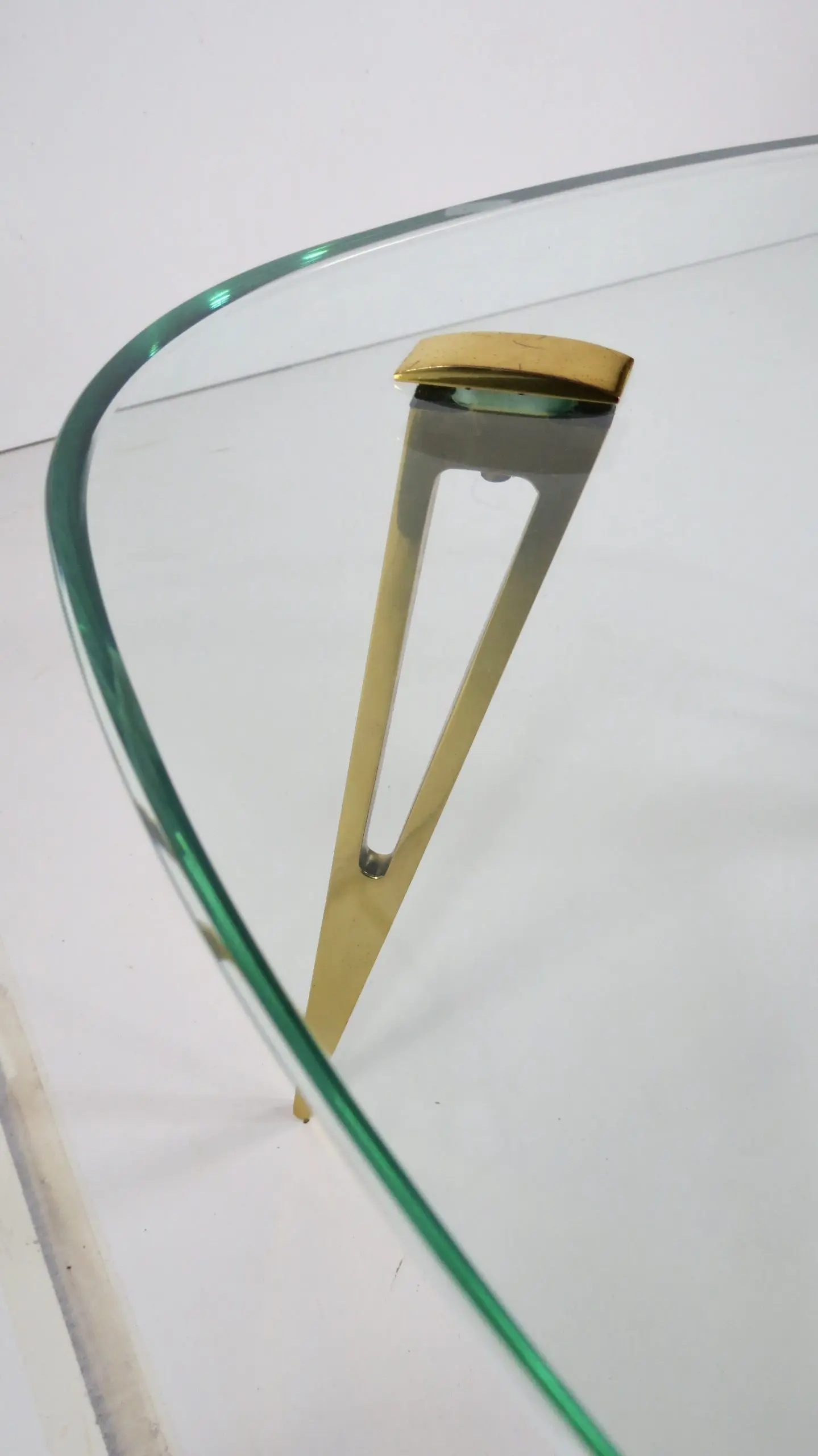 Pair of Rare Glass and Bronze Side Tables Three Feet,Fontana Arte,1950 — photo 20