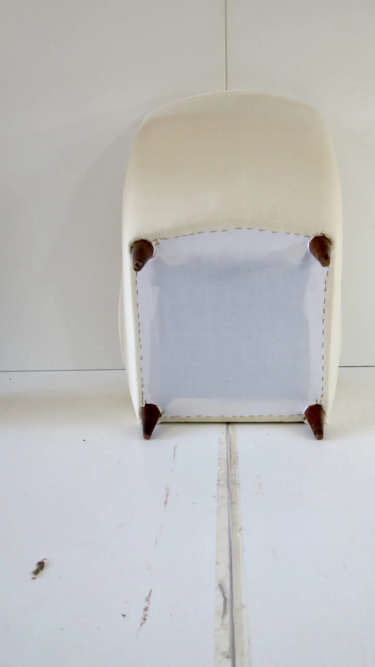 Gio Ponti Ivory Wingback Armchair N. 512, circa 1950 — photo 11