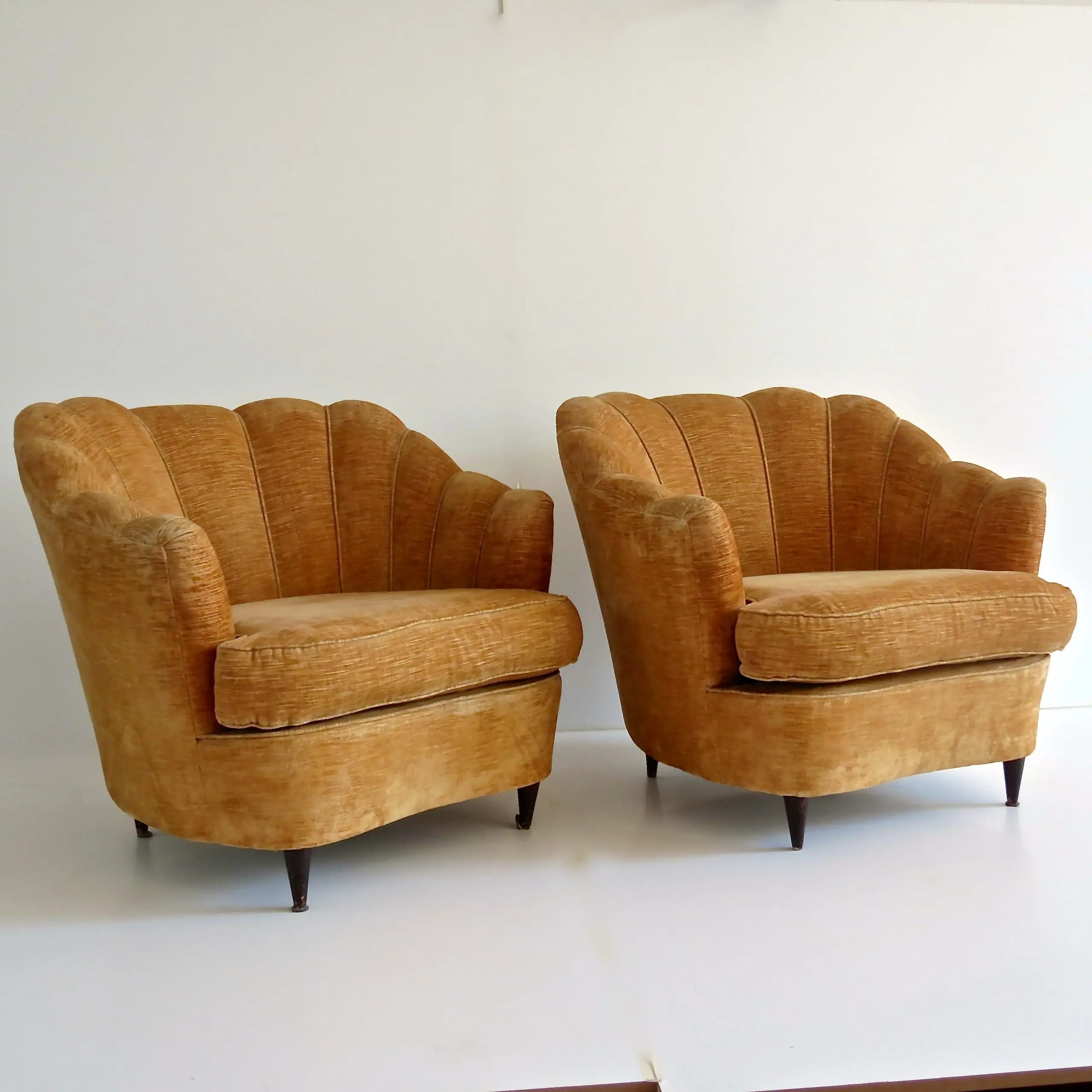 Pair of Large Armchairs Attributed to Guglielmo Ulrich, 1950 — photo 4