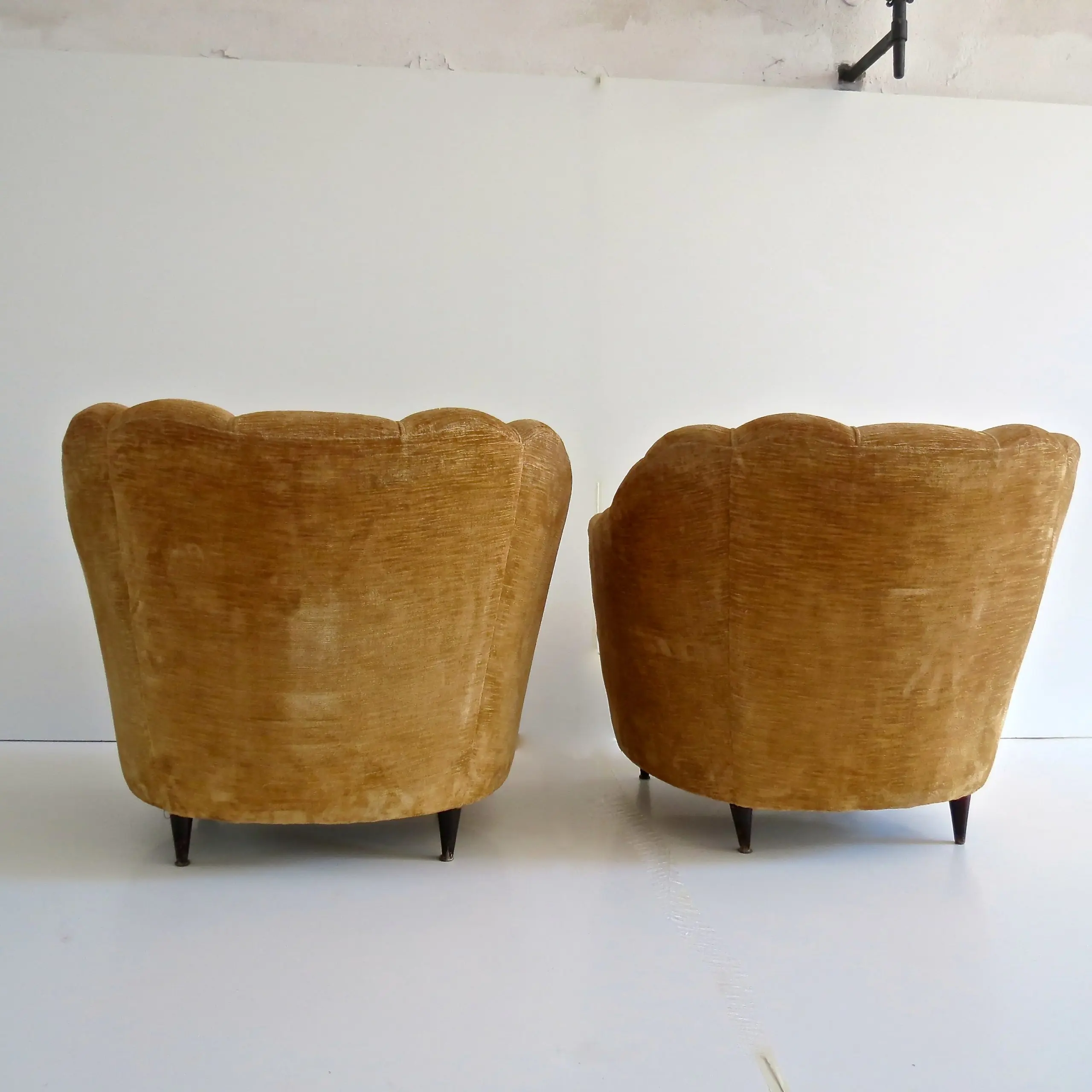 Pair of Large Armchairs Attributed to Guglielmo Ulrich, 1950 — photo 7