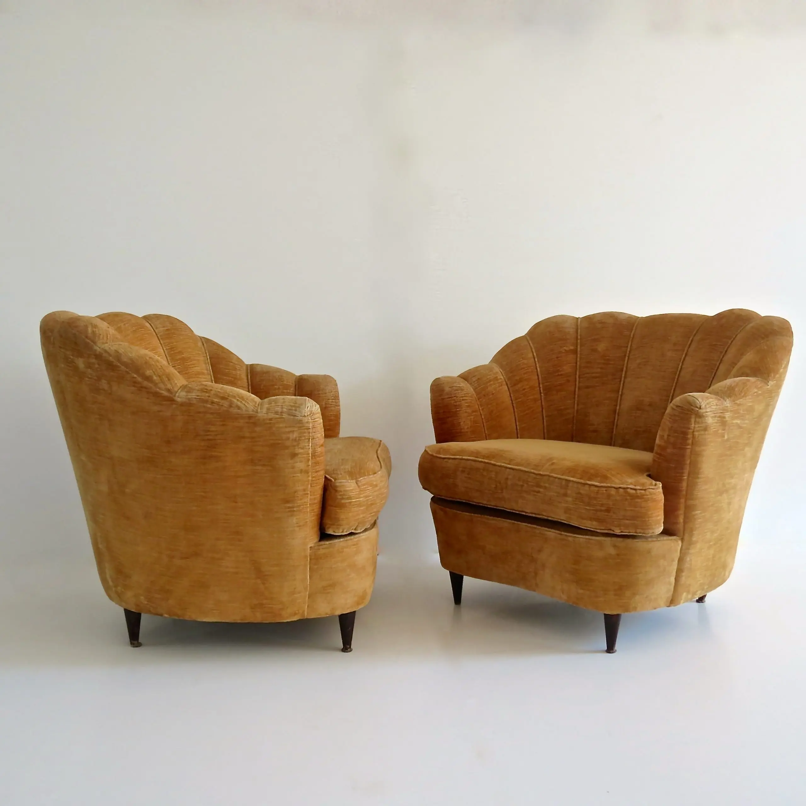Pair of Large Armchairs Attributed to Guglielmo Ulrich, 1950 — photo 6