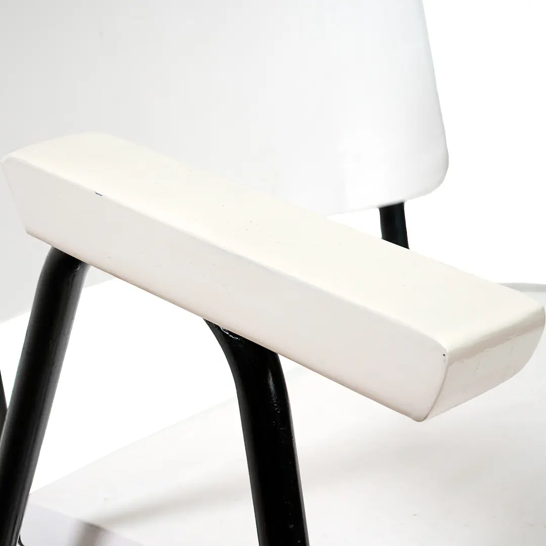 Set of 12 Attr. Studio BBPR Armchairs Withe Laquered Wood Torino 1945 — photo 11