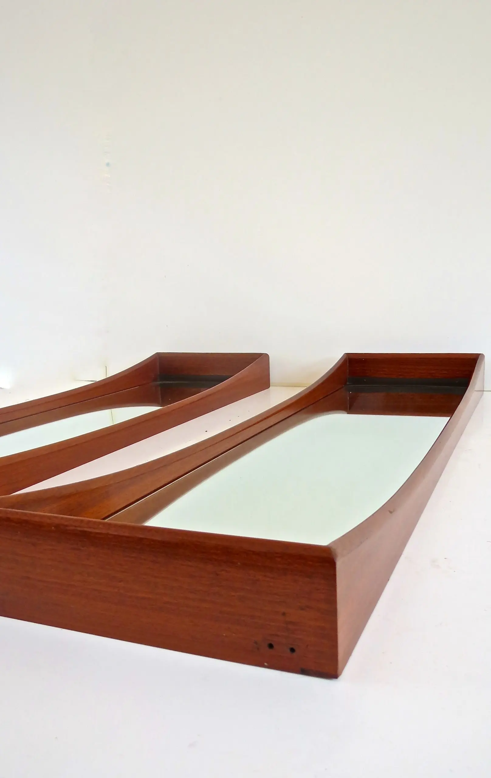 Pair of Walnut Ico Parisi Curved Wall Mirrors, 1950 — photo 6