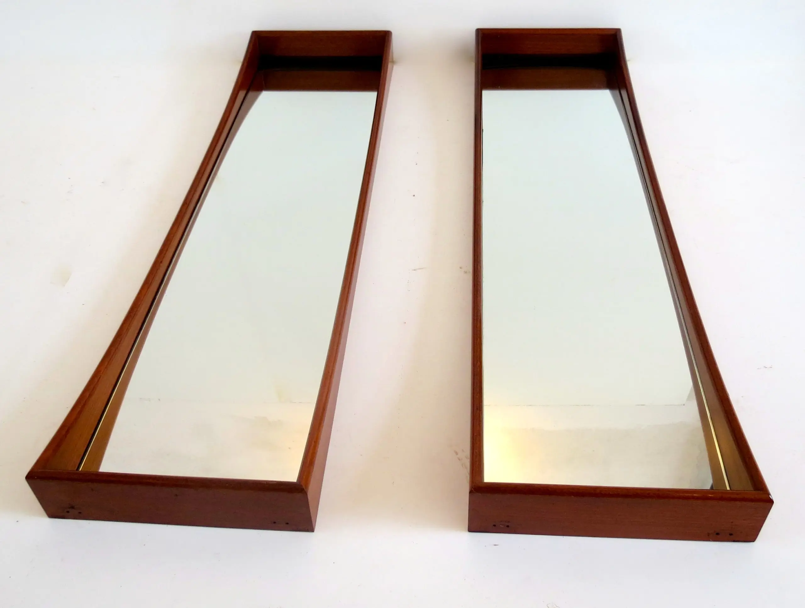 Pair of Walnut Ico Parisi Curved Wall Mirrors, 1950 — photo 4