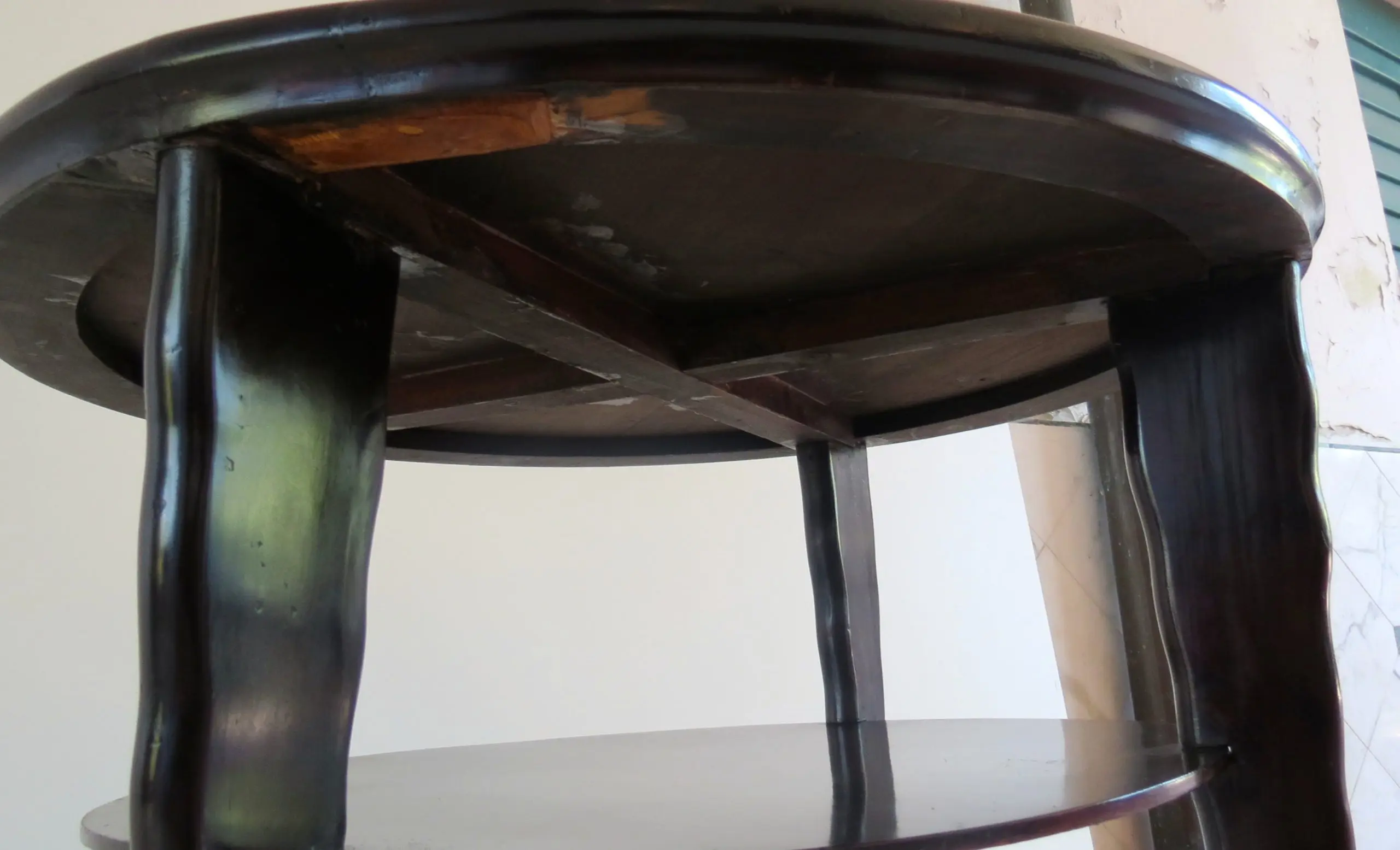 Round Coffee Table Mirror Top Black Laquered Two-Tier Attributed to Borsani 1940 — photo 10
