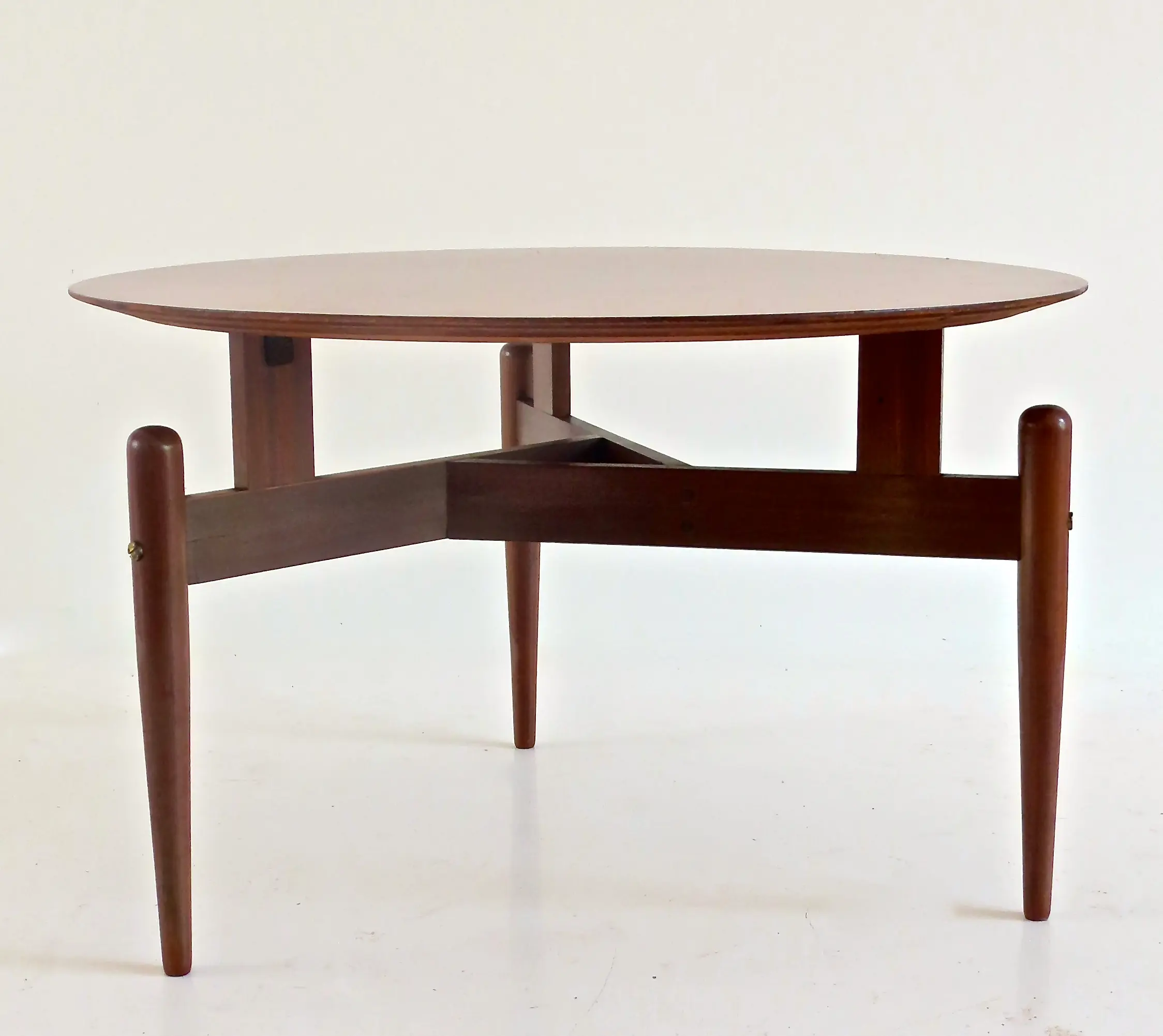 Round Walnut Three Feet Italian Coffee Table, circa 1950 — photo 4
