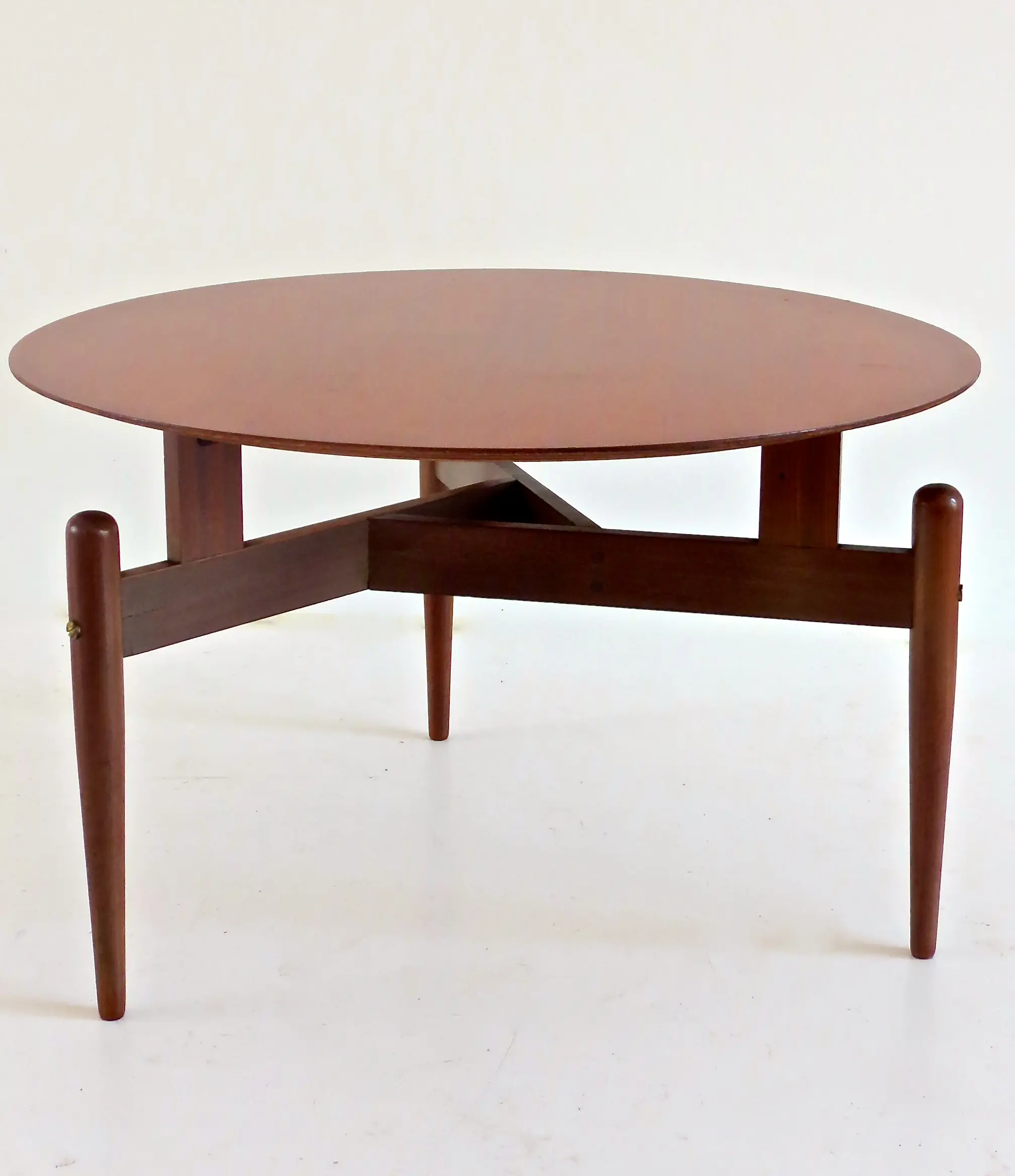 Round Walnut Three Feet Italian Coffee Table, circa 1950 — photo 6