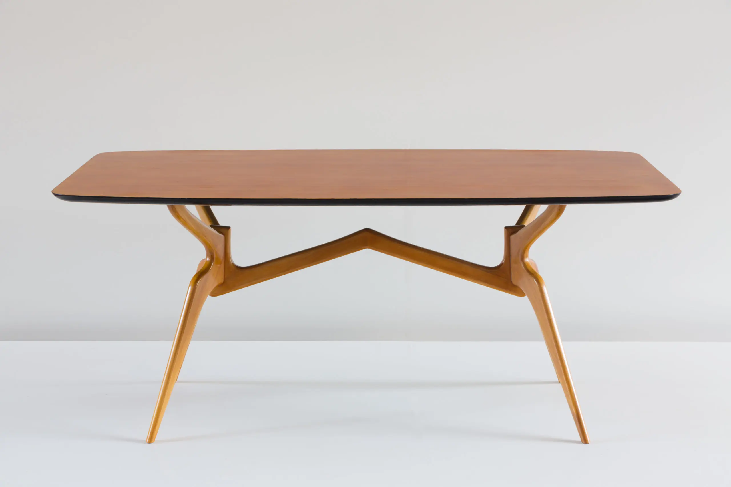 Sculptural blonde dining table attributed to Ico Parisi,1950 — image 3