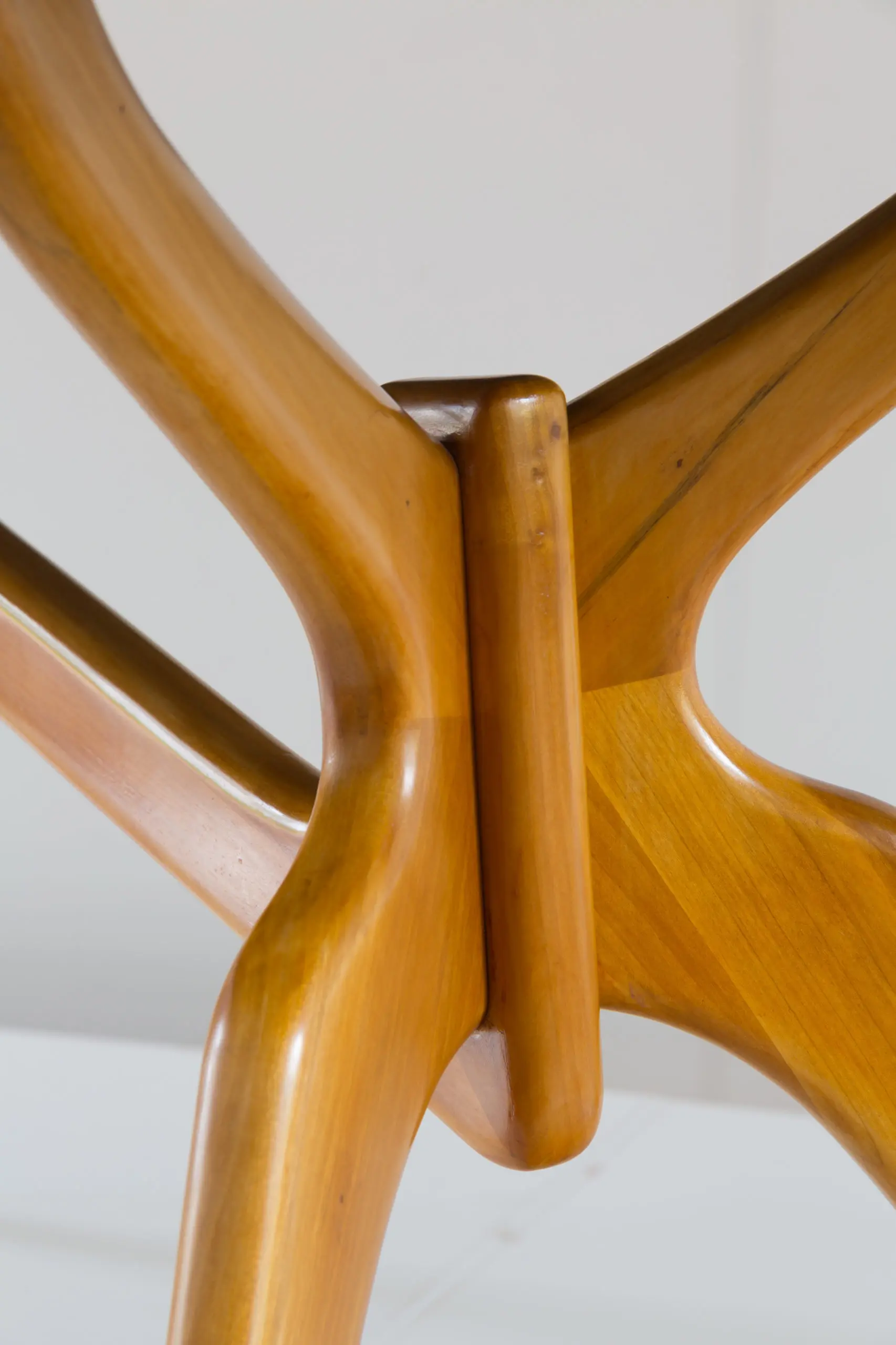 Sculptural blonde dining table attributed to Ico Parisi,1950 — photo 11