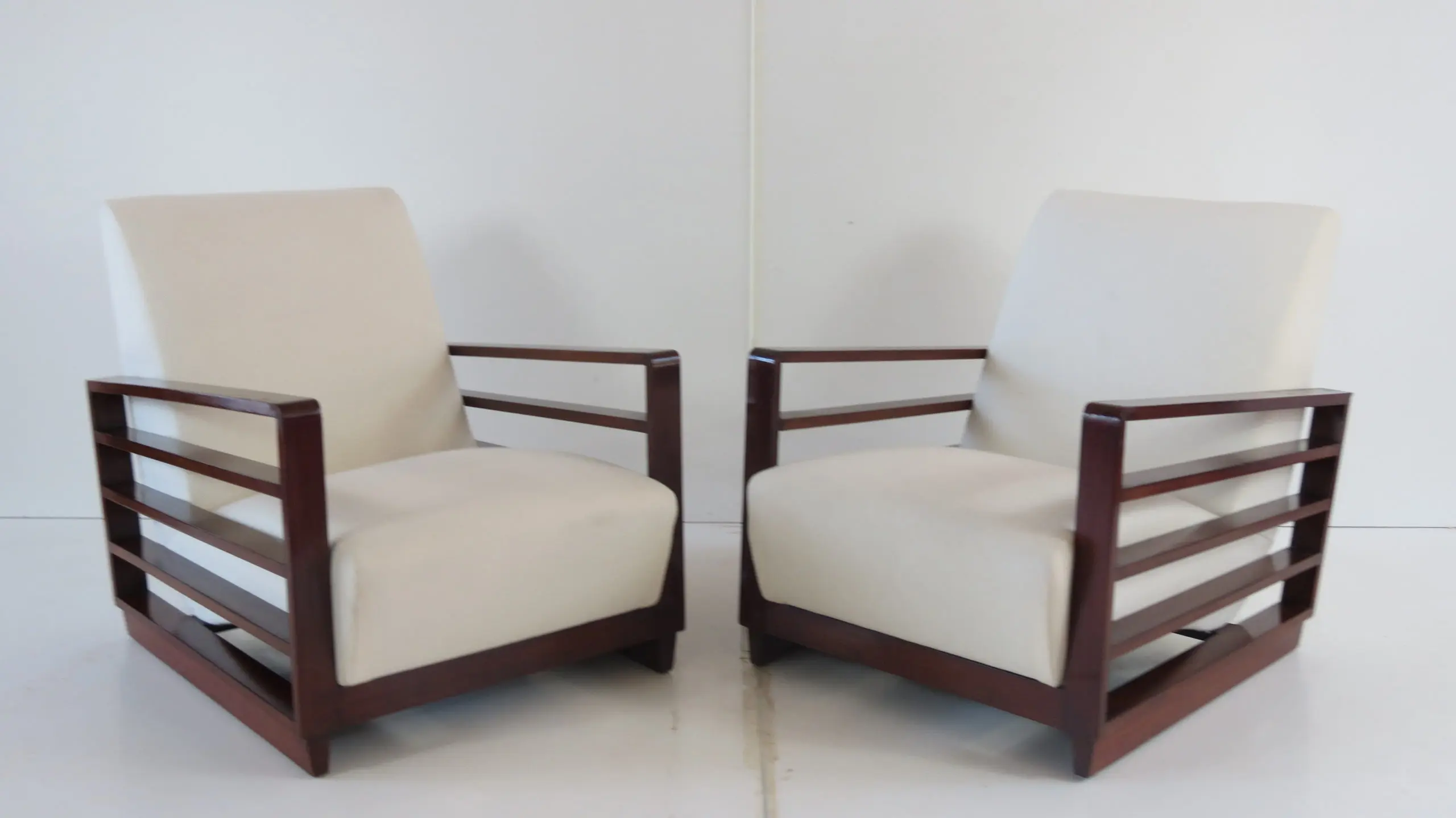Fine Pair of Mario Quarti Rationalist Beech White Lounge Chairs, 1940 — photo 10