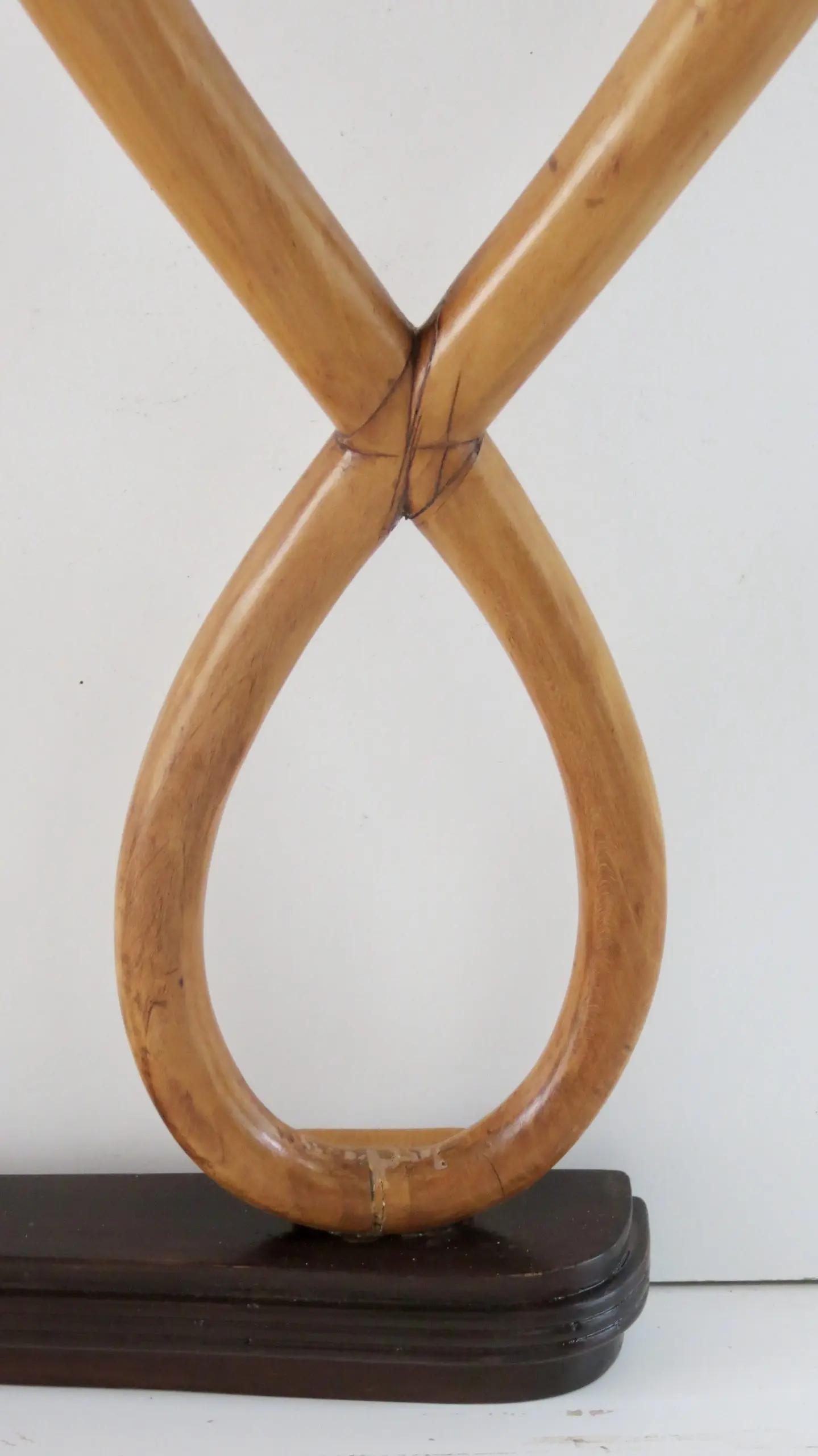 Large Important Inlaid Cherrywood Wall Console Tomaso Buzzi Attributed, c. 1940 — image 2