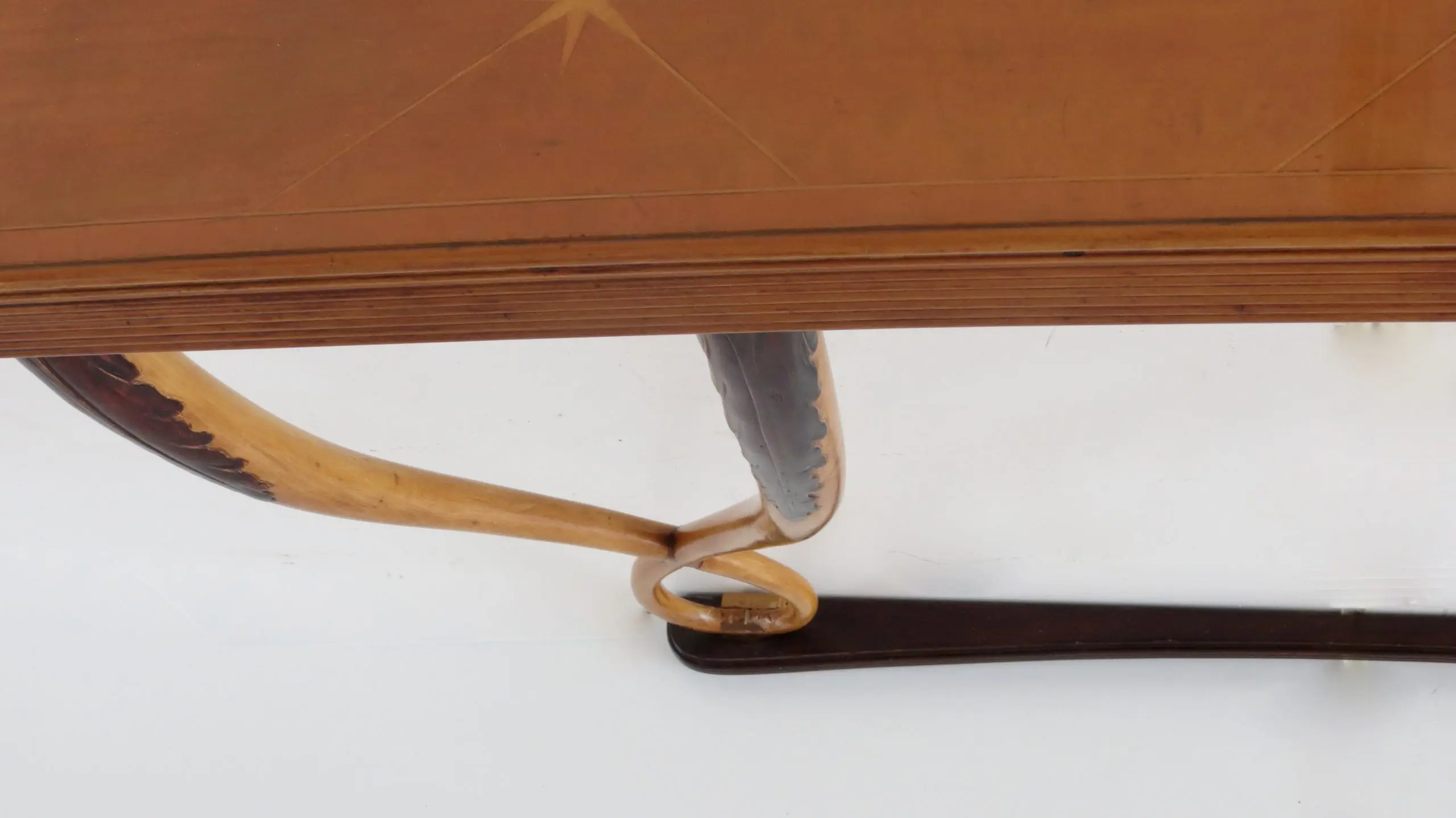 Large Important Inlaid Cherrywood Wall Console Tomaso Buzzi Attributed, c. 1940 — photo 20