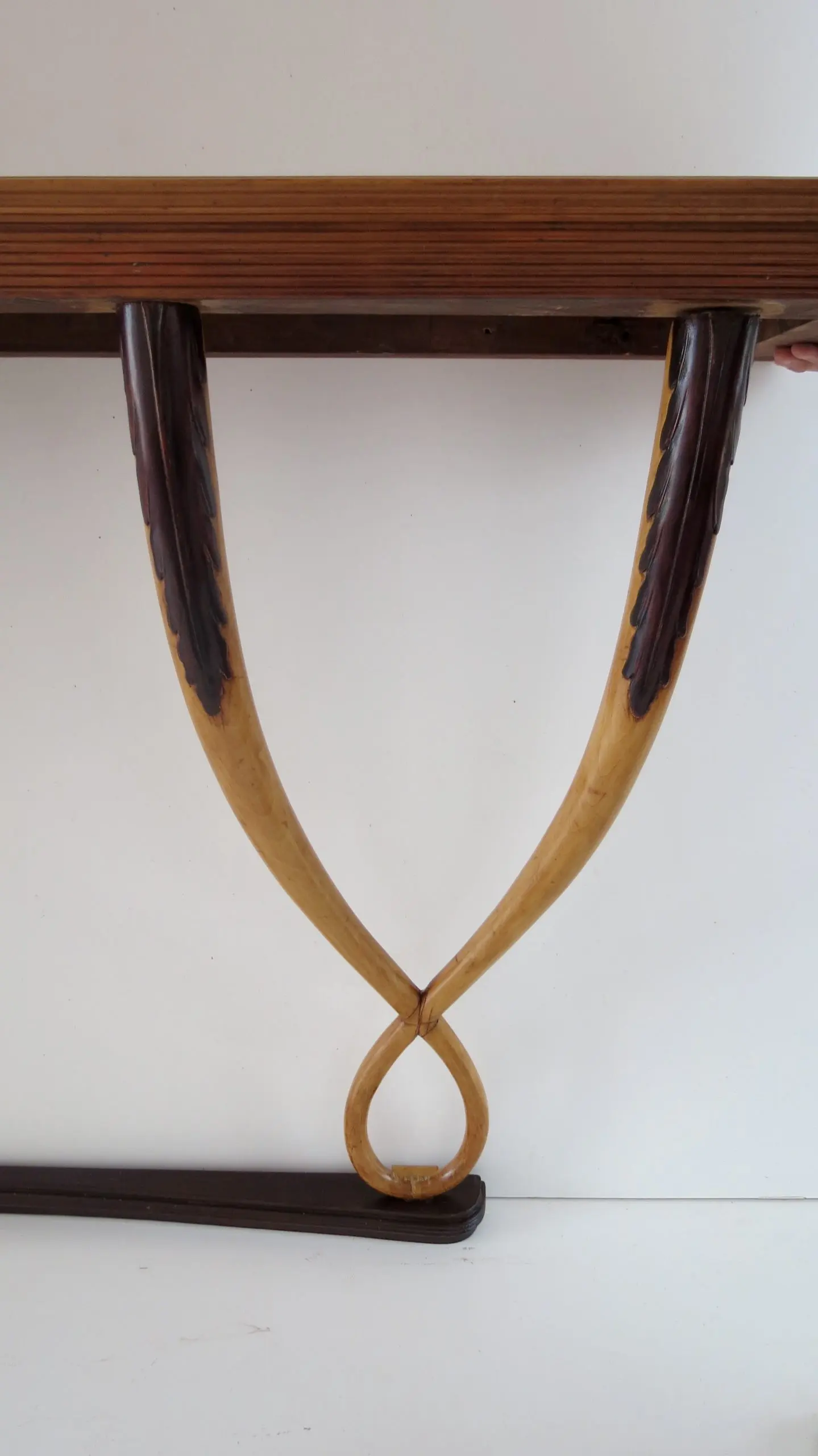 Large Important Inlaid Cherrywood Wall Console Tomaso Buzzi Attributed, c. 1940 — photo 17
