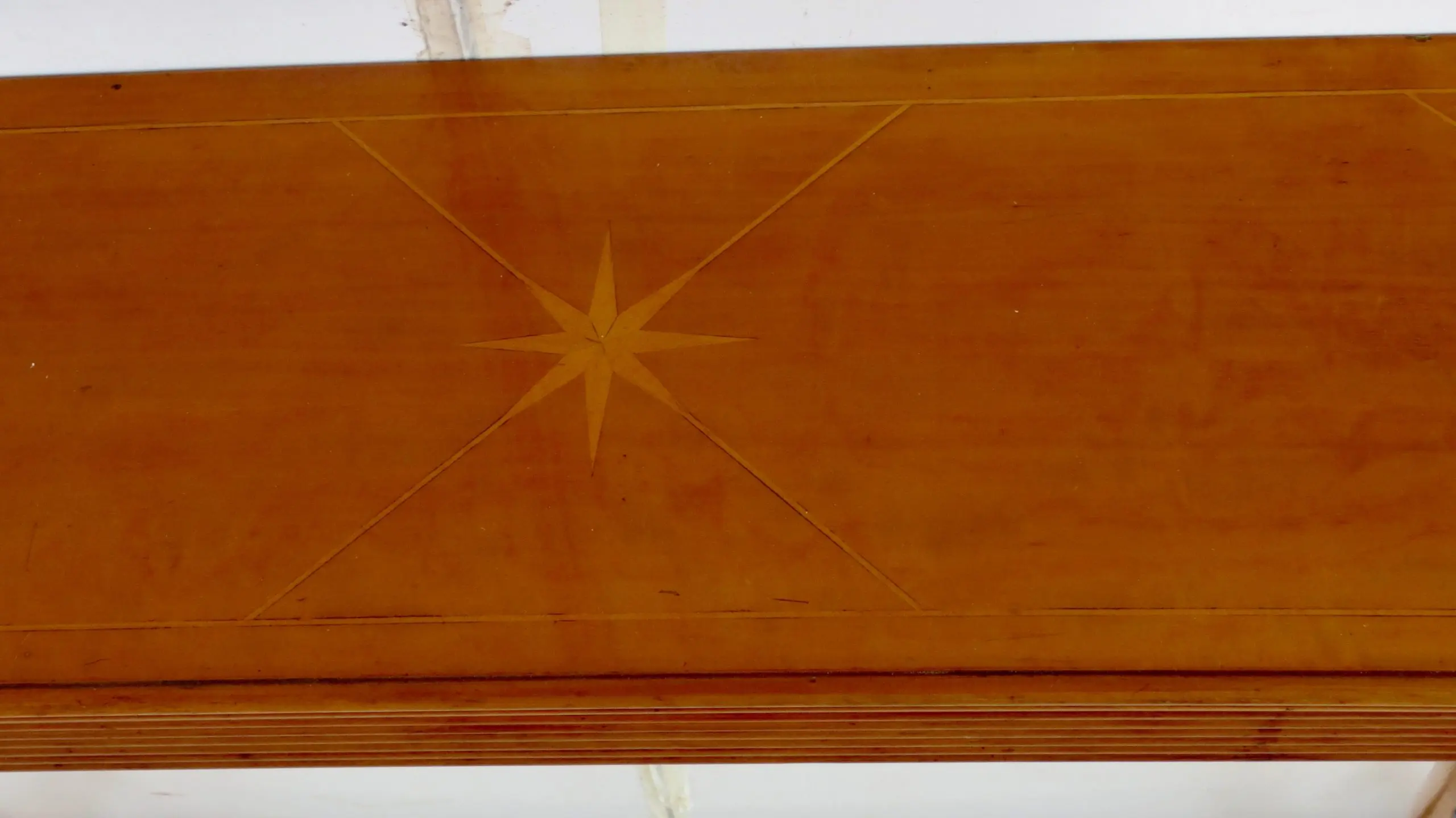 Large Important Inlaid Cherrywood Wall Console Tomaso Buzzi Attributed, c. 1940 — photo 7