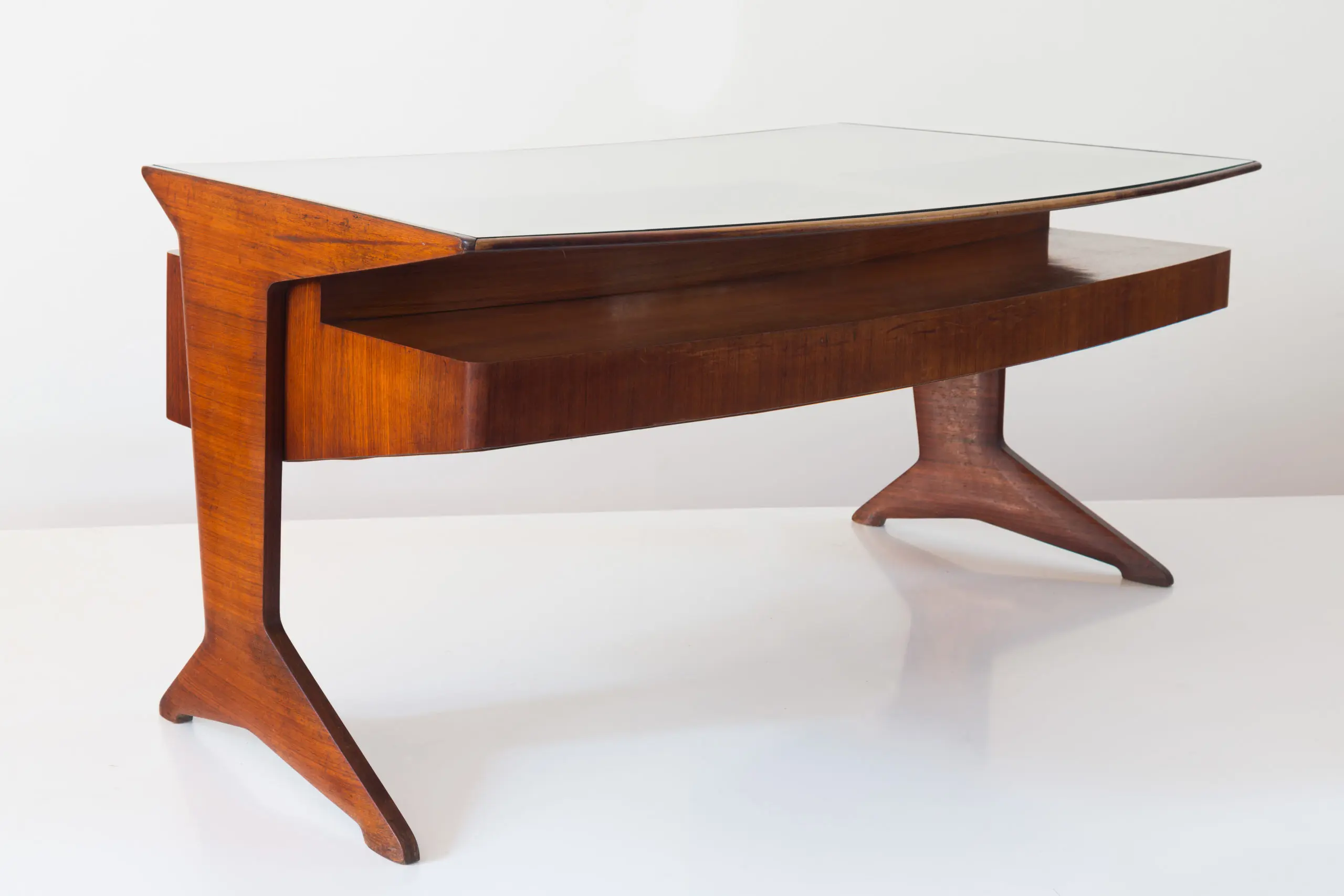 Important curved Guglielmo Ulrich Writing Desk, circa 1945 — photo 11