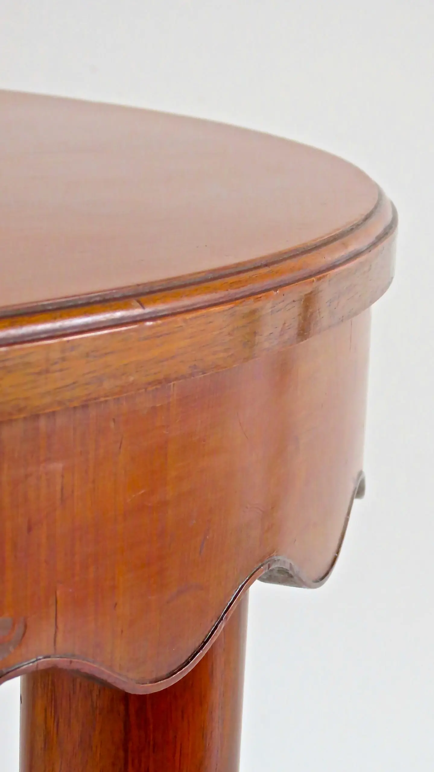 Paolo Buffa Unique Round Dining Table Cherrywood, 1950 — photo 4