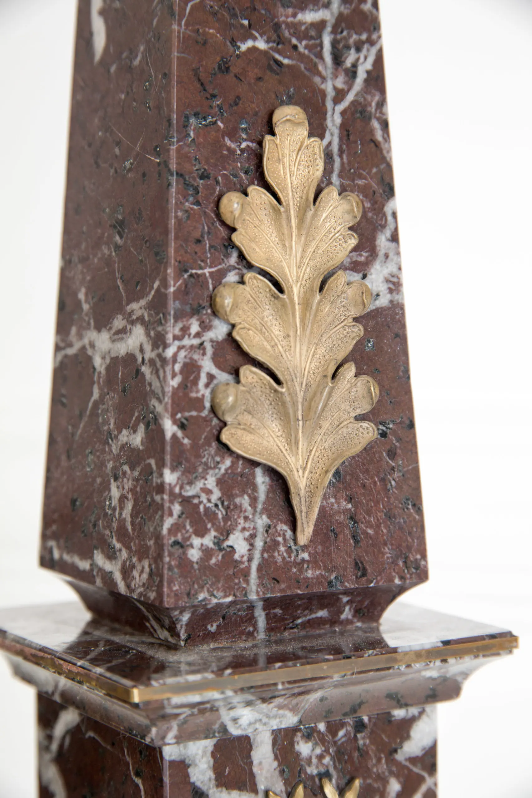Pair of italian red marble and bronze obelisks "ACANTHUS", limited edition, 2017 — photo 8