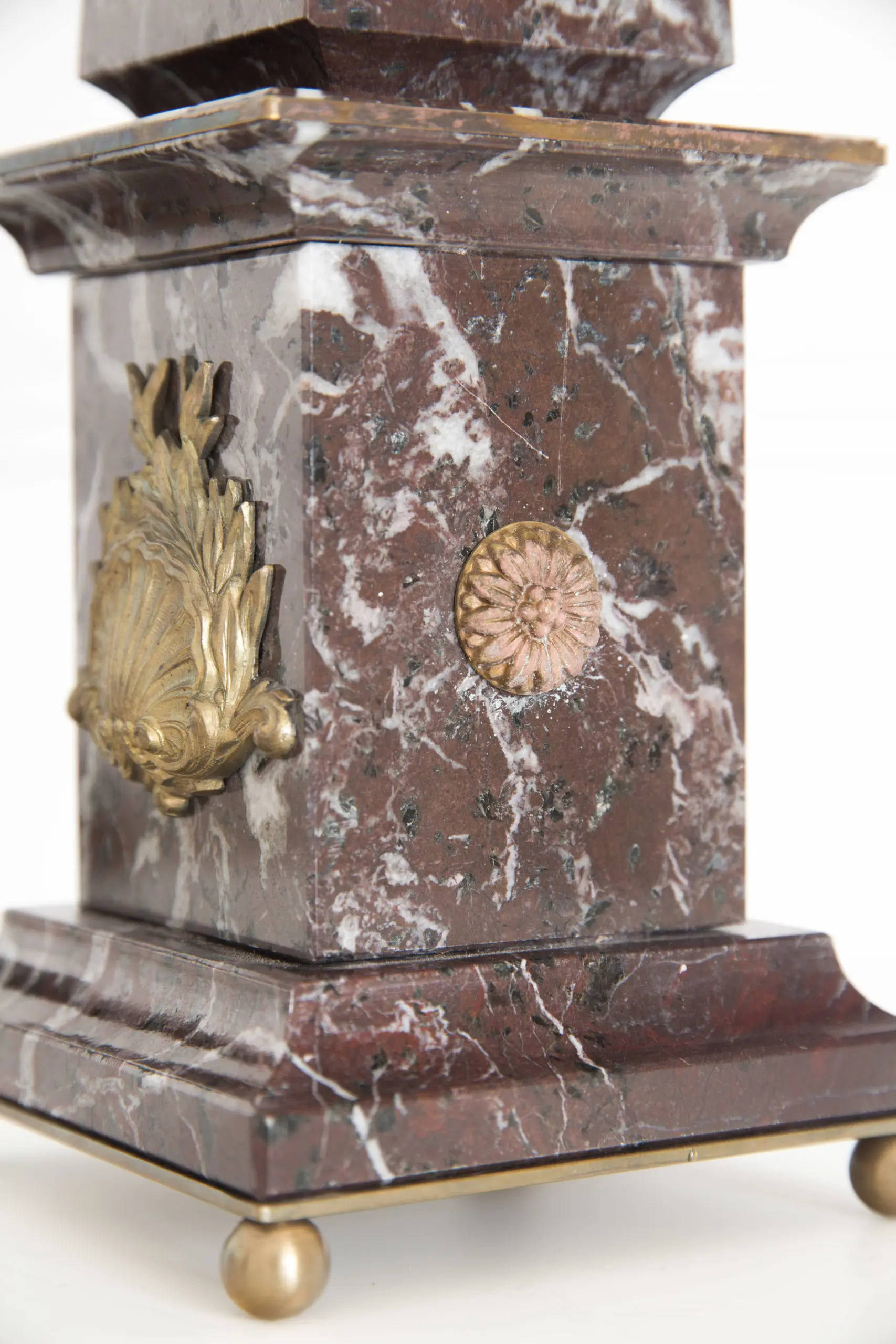 Pair of italian red marble and bronze obelisks "ACANTHUS", limited edition, 2017 — photo 6