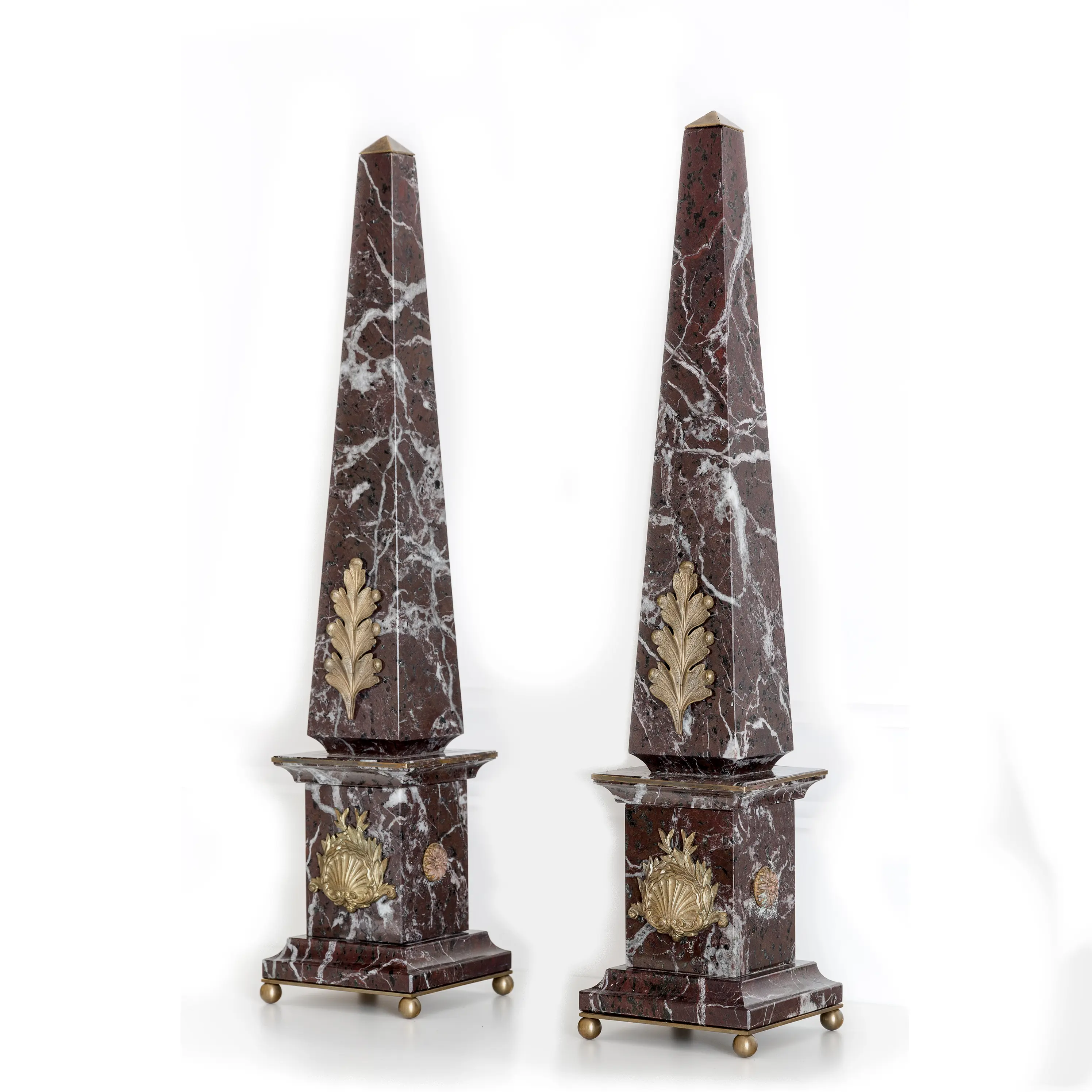 Pair of italian red marble and bronze obelisks "ACANTHUS", limited edition, 2017 — Lorenzo Ciompi