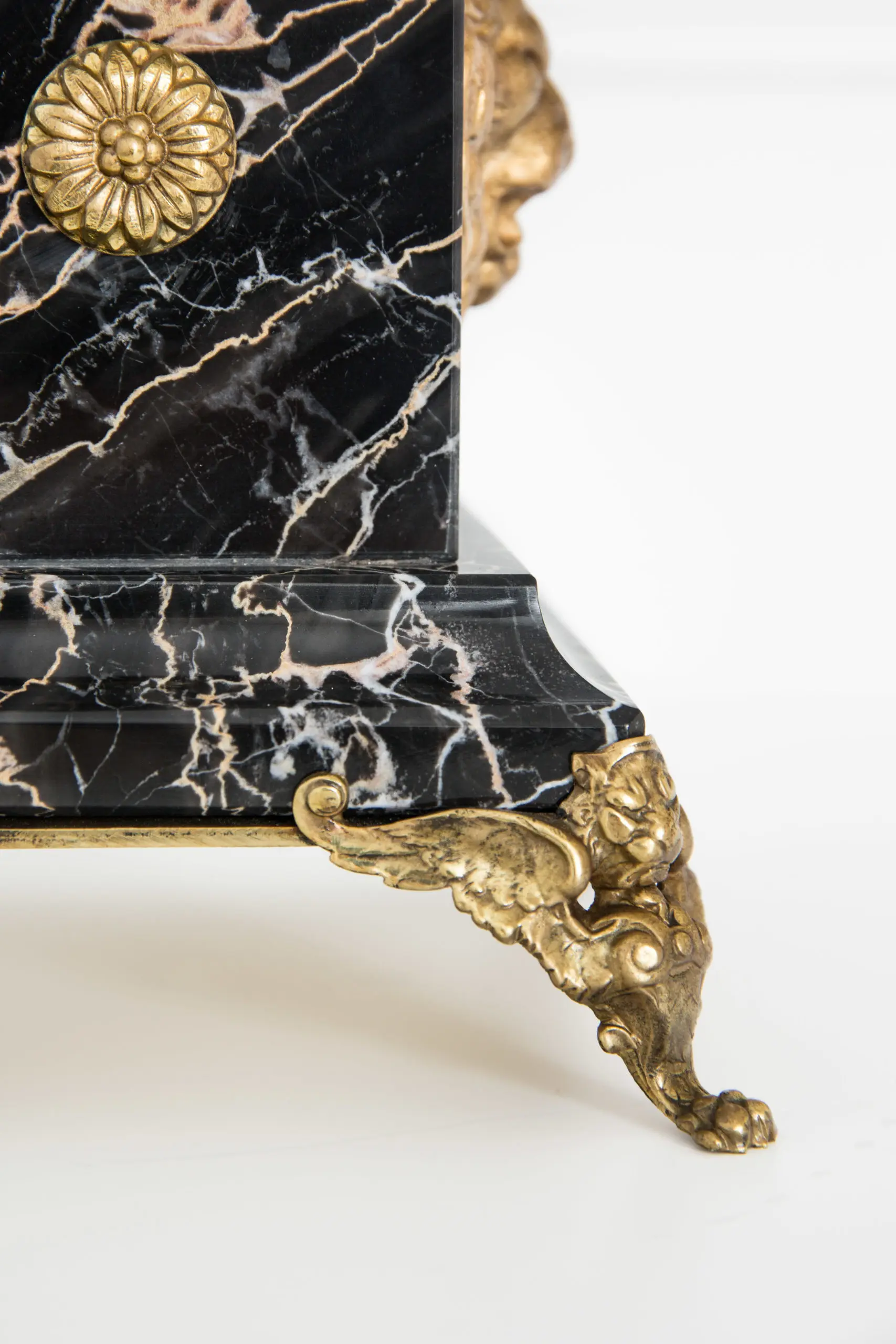 Pair of portoro marble and bronze obelisks "GOLD LION" ,limited edition, 2017 — photo 5