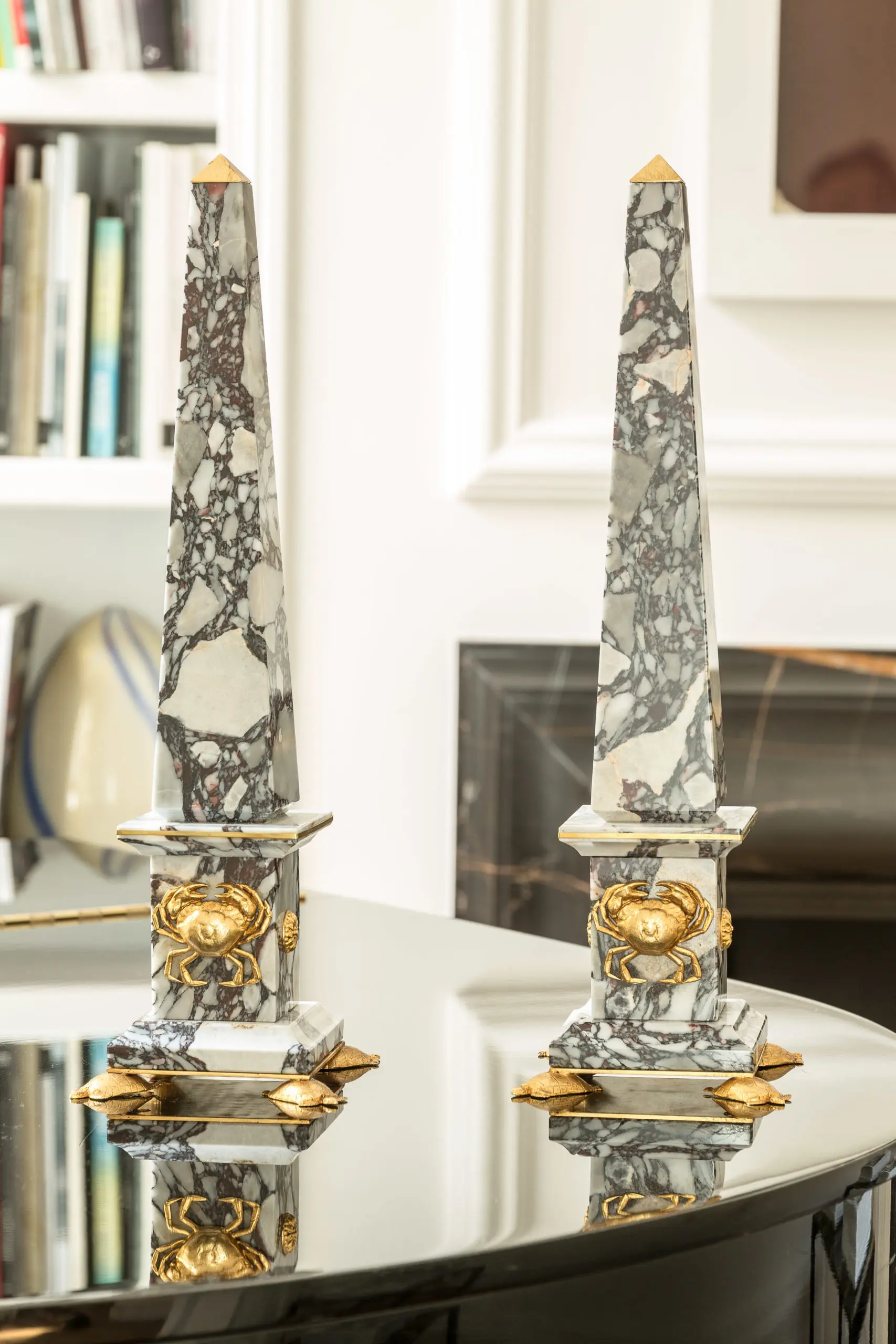 Pair of italian breccia medicea marble and bronze obelisks, "CRABS", limited edition, 2017 — image 3
